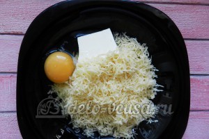 Суп с сырными шариками: Добавить яйцо